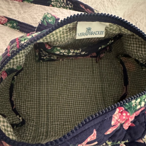 Vera Bradley purse Lilly of the valley with bows - Picture 4 of 11